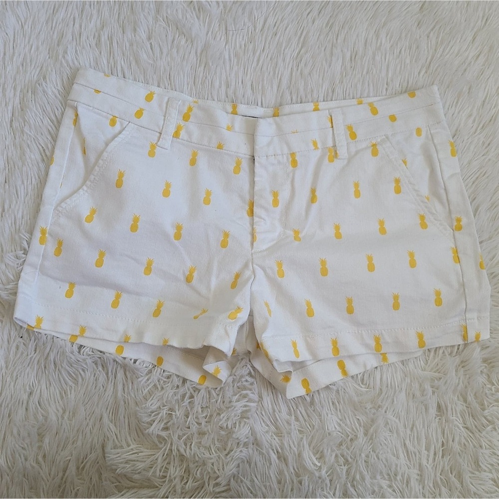 Harper‎ Pineapple Print White Summer Shorts Size Medium